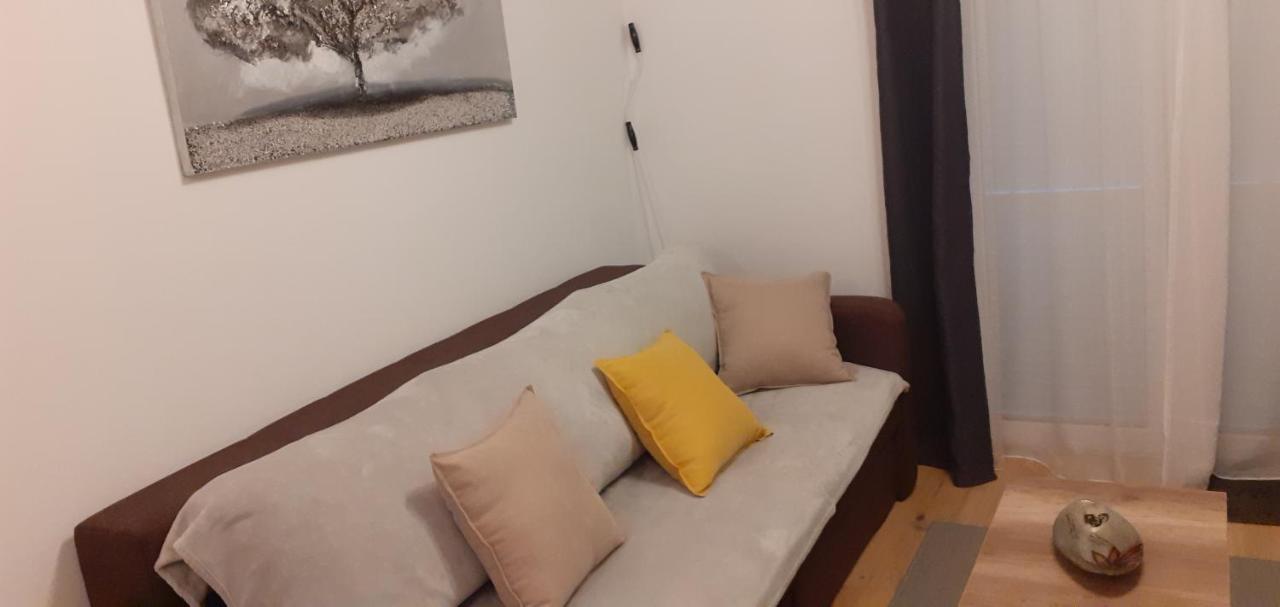 Apartments Marijana Rab Town Bagian luar foto