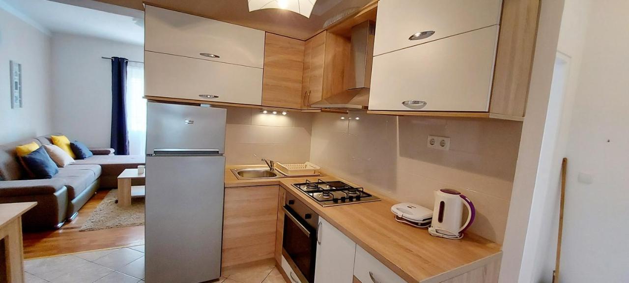 Apartments Marijana Rab Town Bagian luar foto
