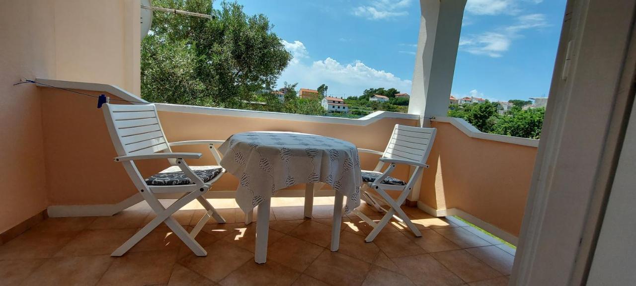 Apartments Marijana Rab Town Bagian luar foto