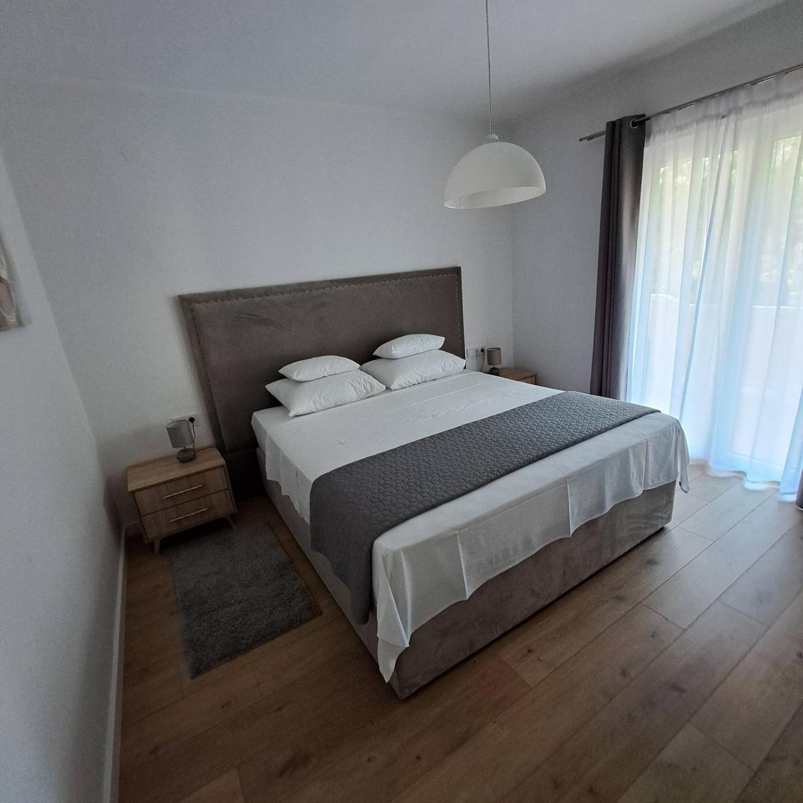 Apartments Marijana Rab Town Bagian luar foto
