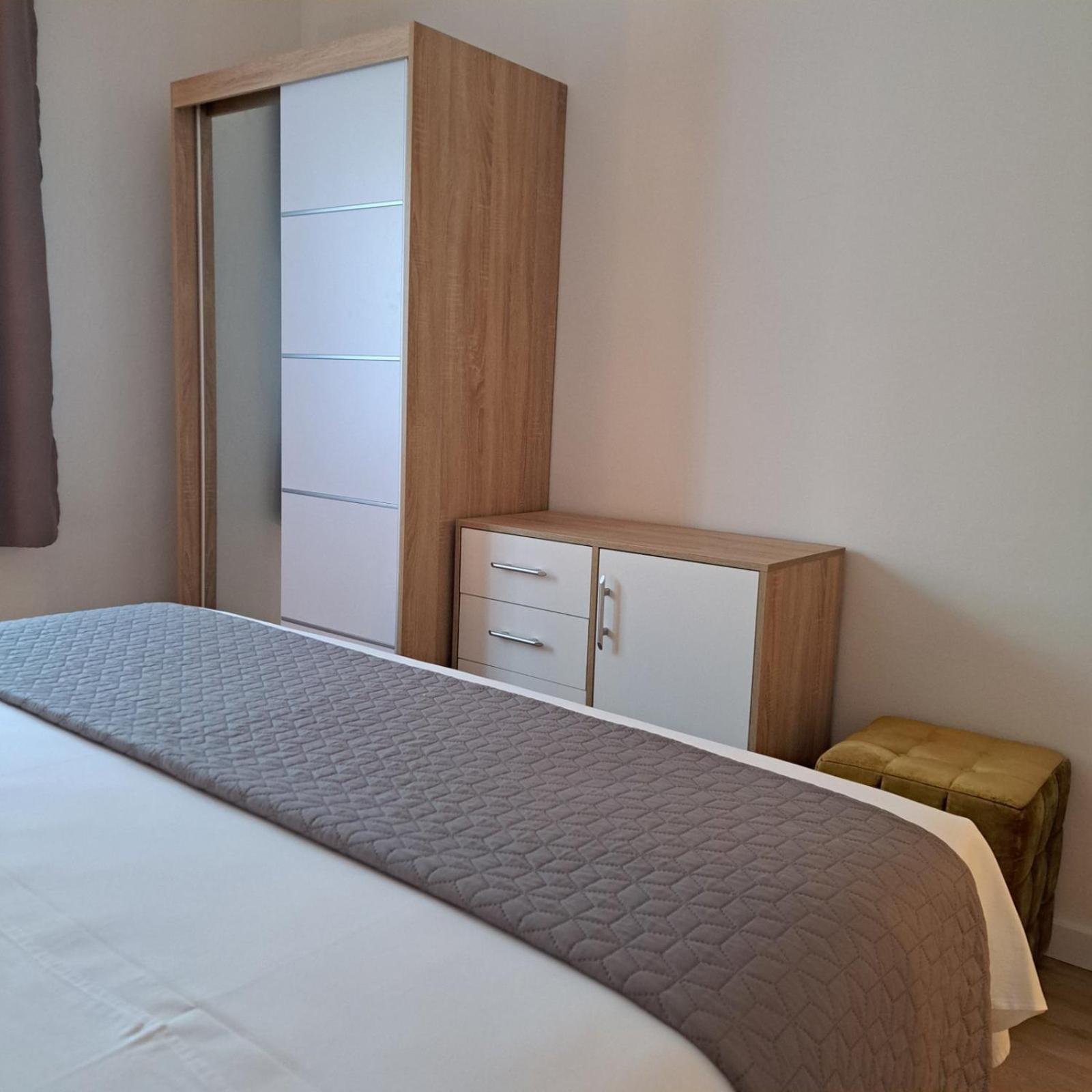 Apartments Marijana Rab Town Bagian luar foto