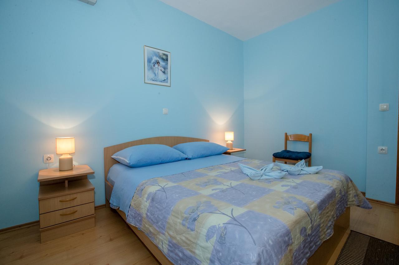 Apartments Marijana Rab Town Bagian luar foto