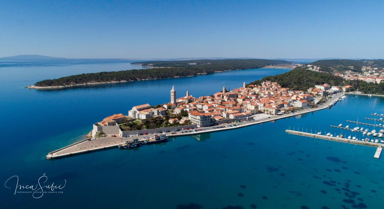 Apartments Marijana Rab Town Bagian luar foto
