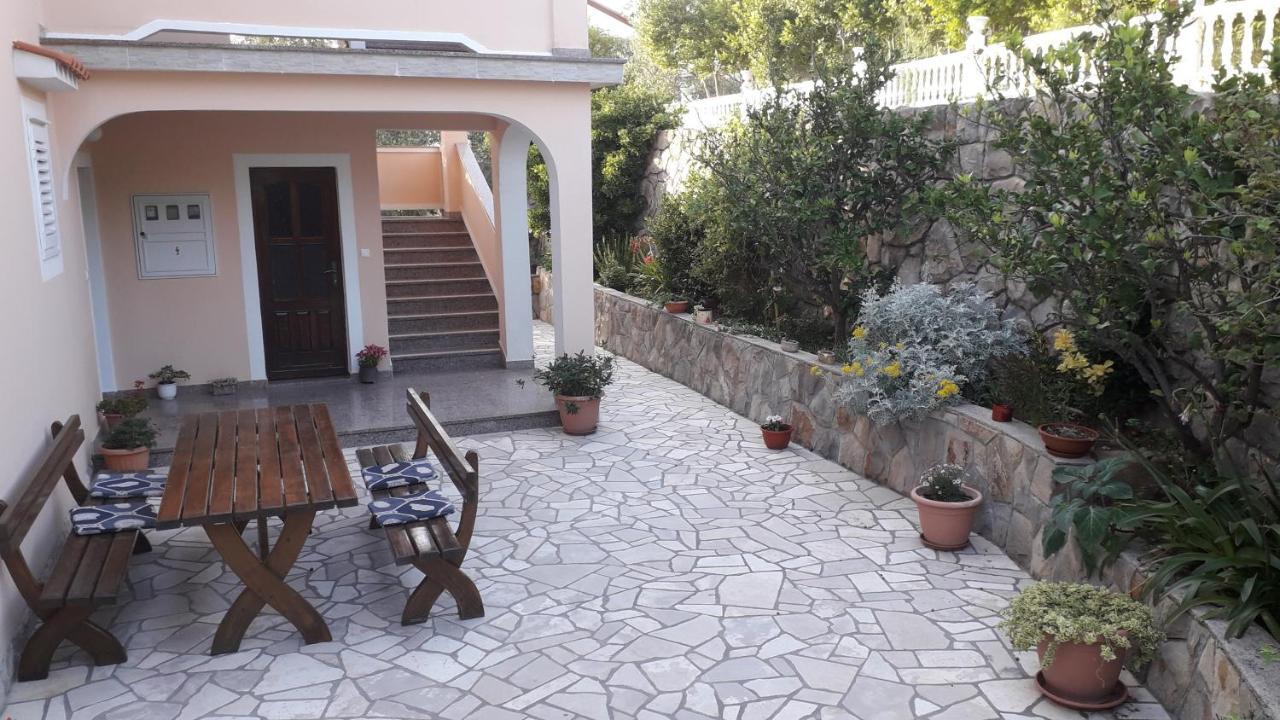 Apartments Marijana Rab Town Bagian luar foto